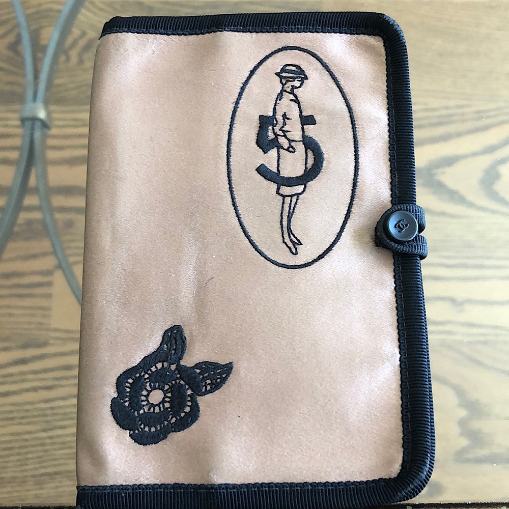 Chanel pocket card and money holder